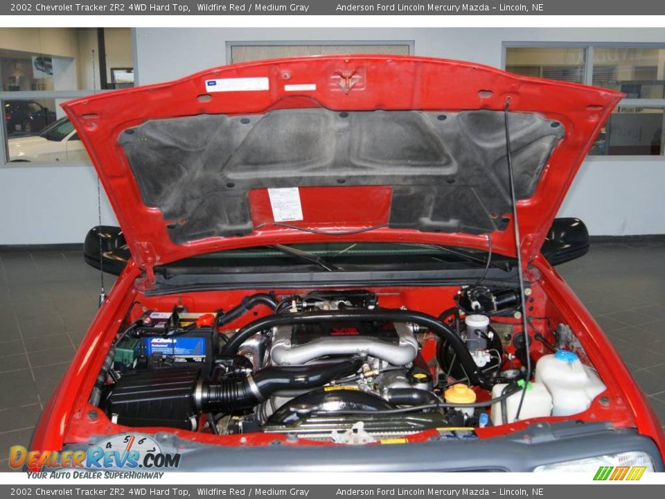 2002 Chevrolet Tracker ZR2 4WD Hard Top Wildfire Red / Medium Gray Photo #9