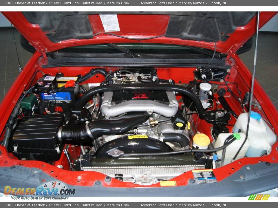 2002 Chevrolet Tracker ZR2 4WD Hard Top Wildfire Red / Medium Gray Photo #10