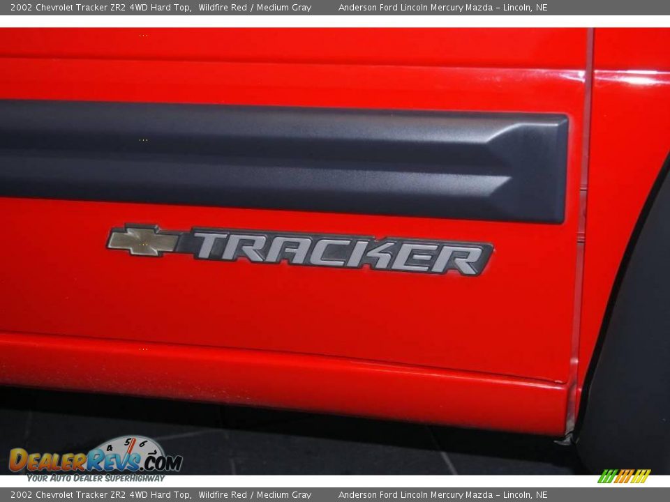 2002 Chevrolet Tracker ZR2 4WD Hard Top Wildfire Red / Medium Gray Photo #17