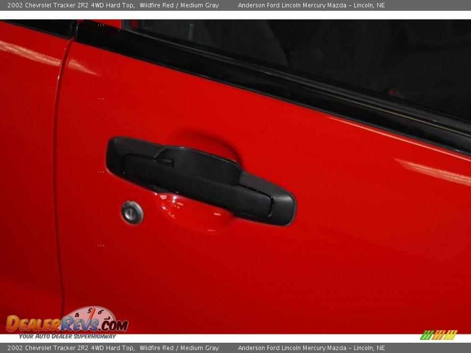 2002 Chevrolet Tracker ZR2 4WD Hard Top Wildfire Red / Medium Gray Photo #18