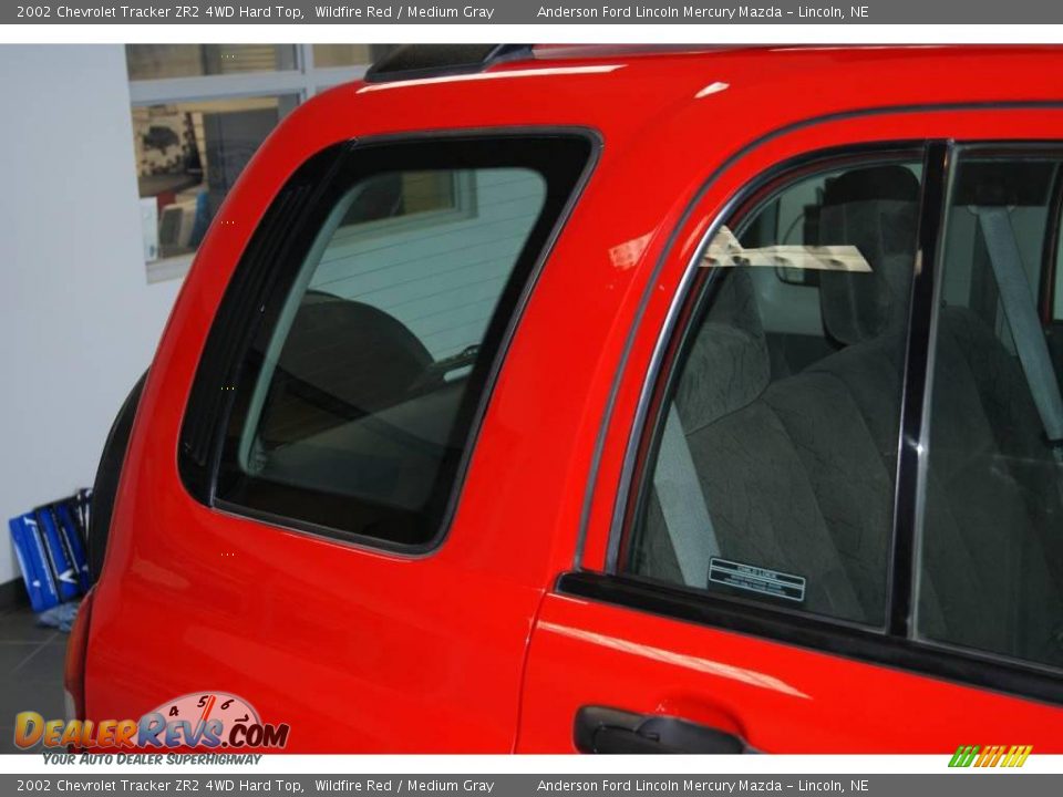 2002 Chevrolet Tracker ZR2 4WD Hard Top Wildfire Red / Medium Gray Photo #19