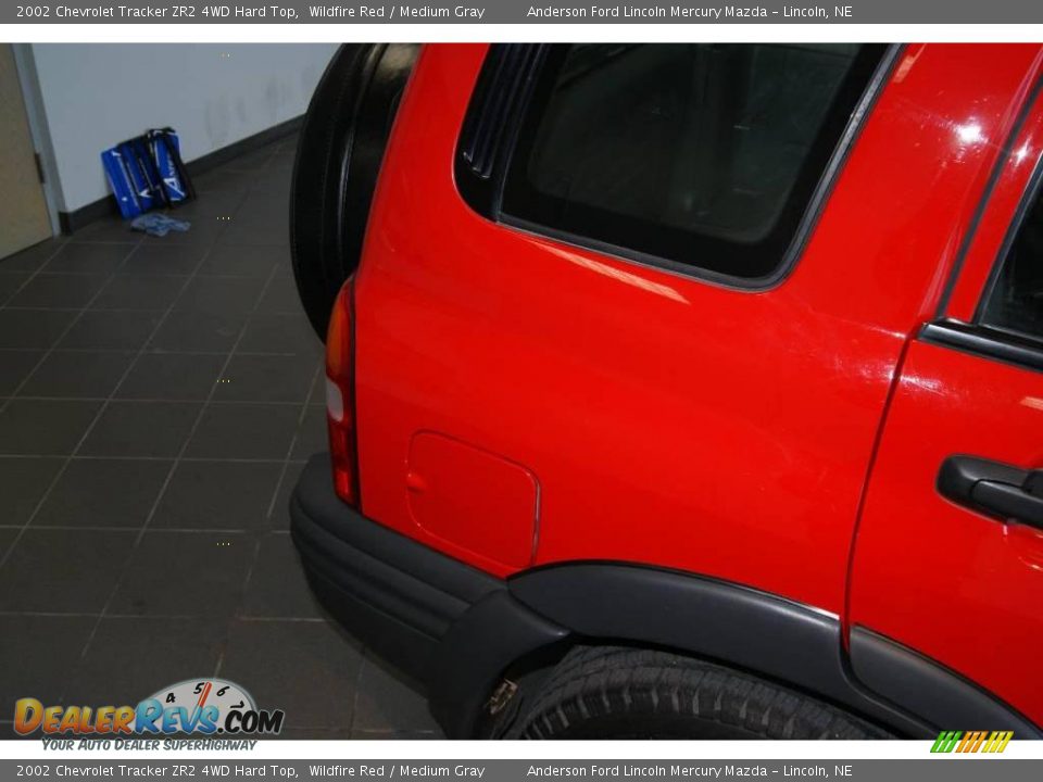 2002 Chevrolet Tracker ZR2 4WD Hard Top Wildfire Red / Medium Gray Photo #21