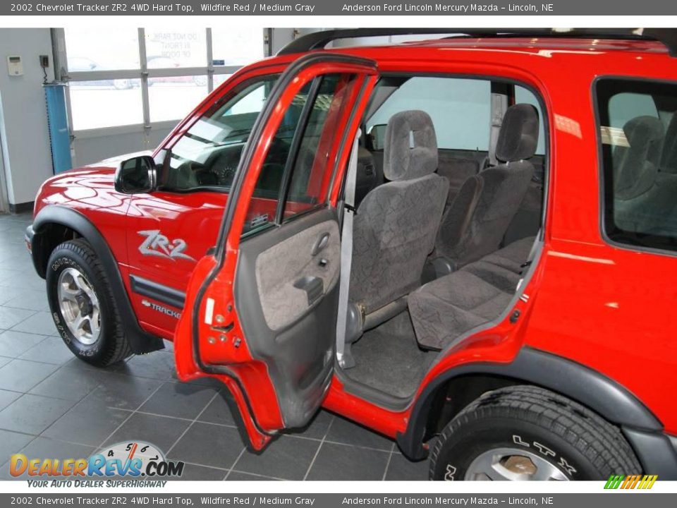 2002 Chevrolet Tracker ZR2 4WD Hard Top Wildfire Red / Medium Gray Photo #25