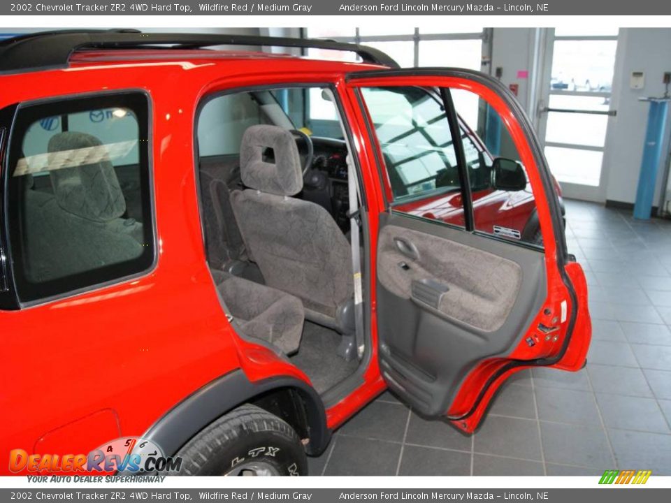 2002 Chevrolet Tracker ZR2 4WD Hard Top Wildfire Red / Medium Gray Photo #26