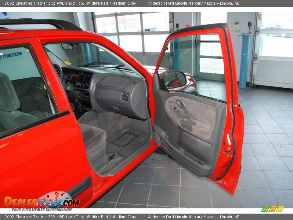 2002 Chevrolet Tracker ZR2 4WD Hard Top Wildfire Red / Medium Gray Photo #27