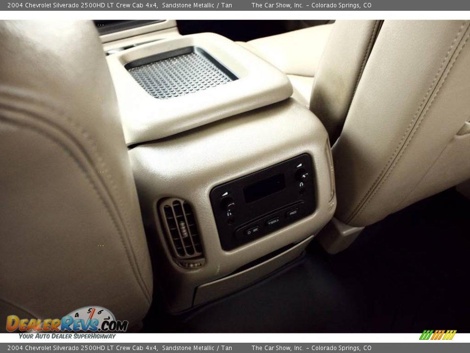 2004 Chevrolet Silverado 2500HD LT Crew Cab 4x4 Sandstone Metallic / Tan Photo #11