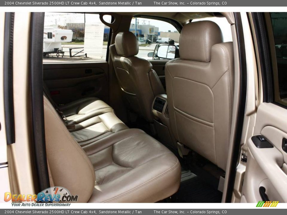2004 Chevrolet Silverado 2500HD LT Crew Cab 4x4 Sandstone Metallic / Tan Photo #13
