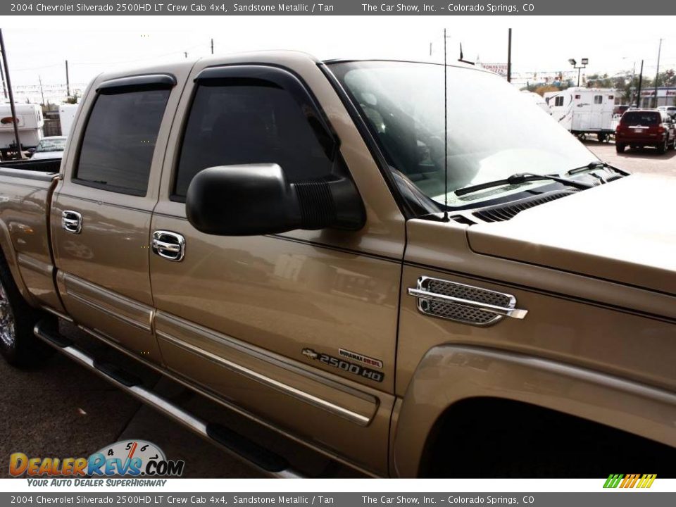 2004 Chevrolet Silverado 2500HD LT Crew Cab 4x4 Sandstone Metallic / Tan Photo #19