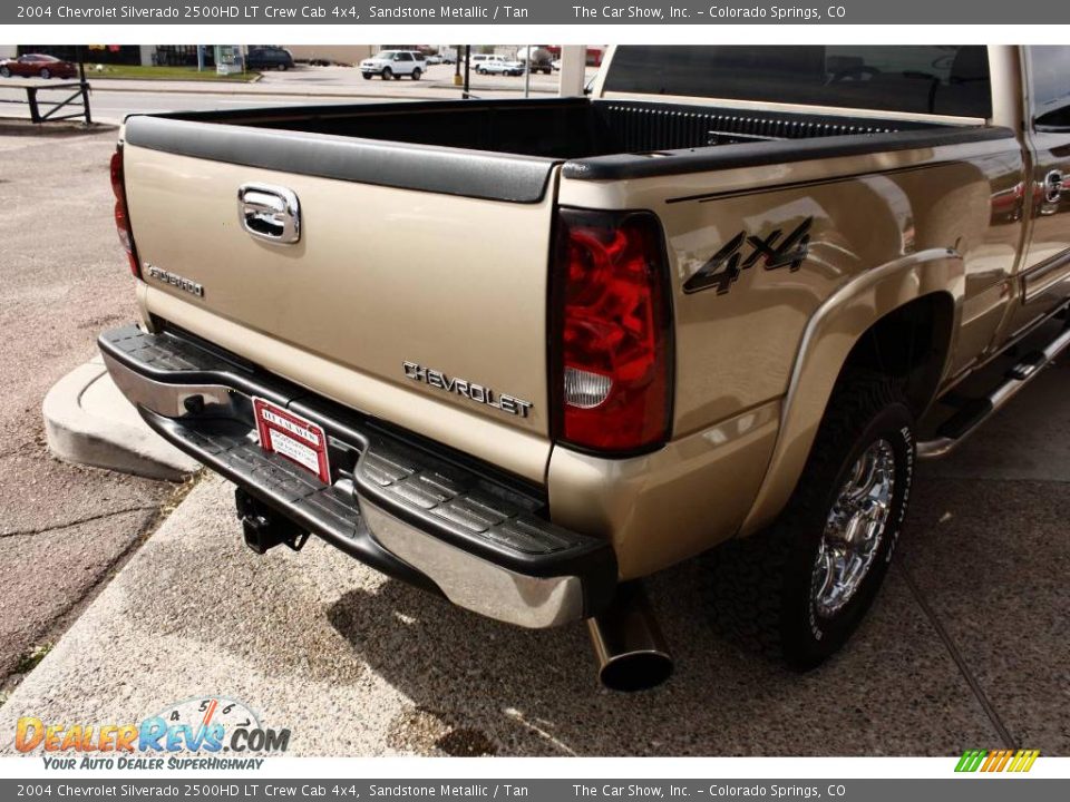2004 Chevrolet Silverado 2500HD LT Crew Cab 4x4 Sandstone Metallic / Tan Photo #20
