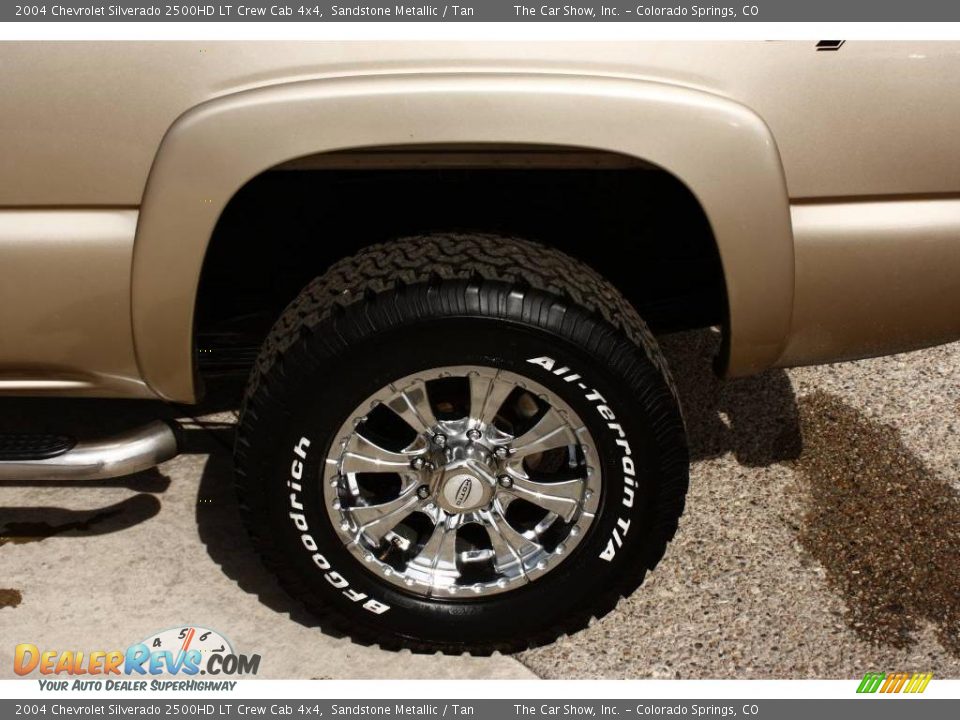 2004 Chevrolet Silverado 2500HD LT Crew Cab 4x4 Sandstone Metallic / Tan Photo #23