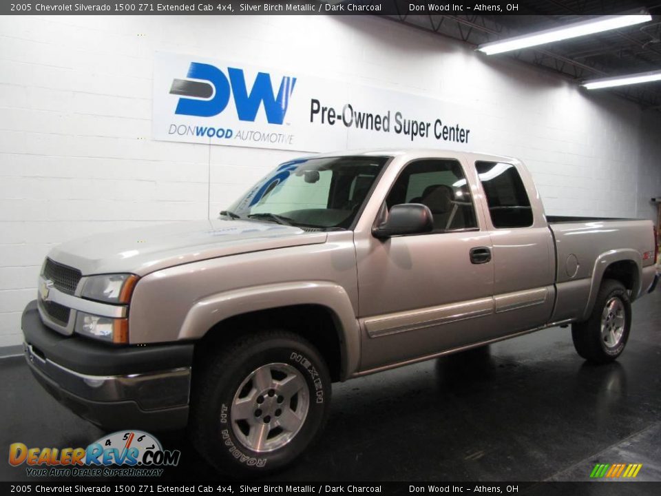 2005 Chevrolet Silverado 1500 Z71 Extended Cab 4x4 Silver Birch Metallic / Dark Charcoal Photo #2