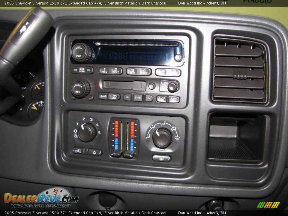 2005 Chevrolet Silverado 1500 Z71 Extended Cab 4x4 Silver Birch Metallic / Dark Charcoal Photo #17