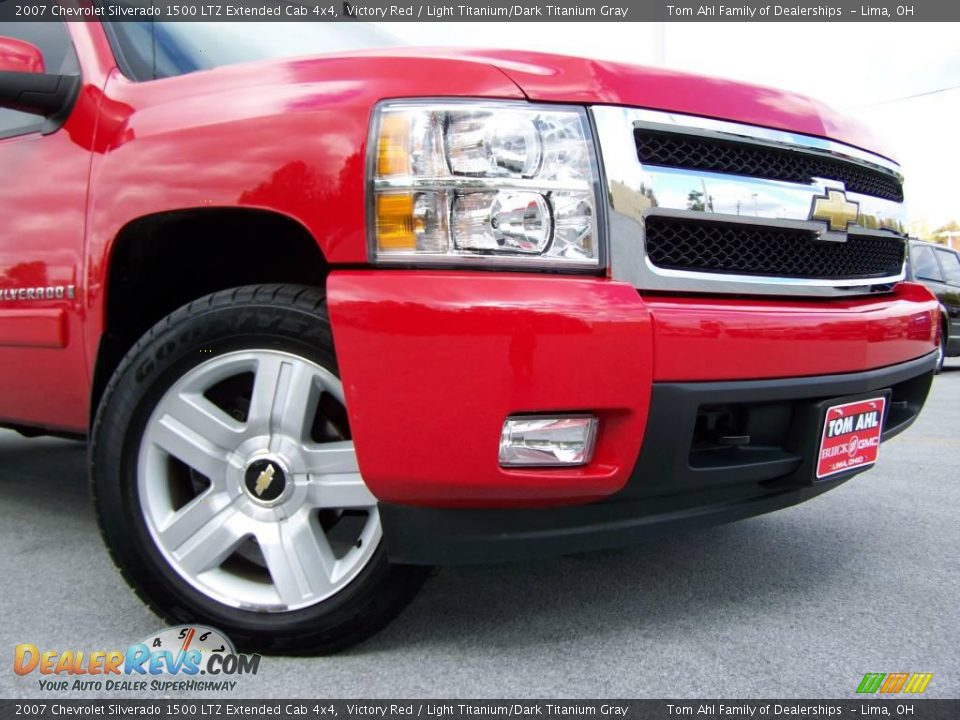 2007 Chevrolet Silverado 1500 LTZ Extended Cab 4x4 Victory Red / Light Titanium/Dark Titanium Gray Photo #2