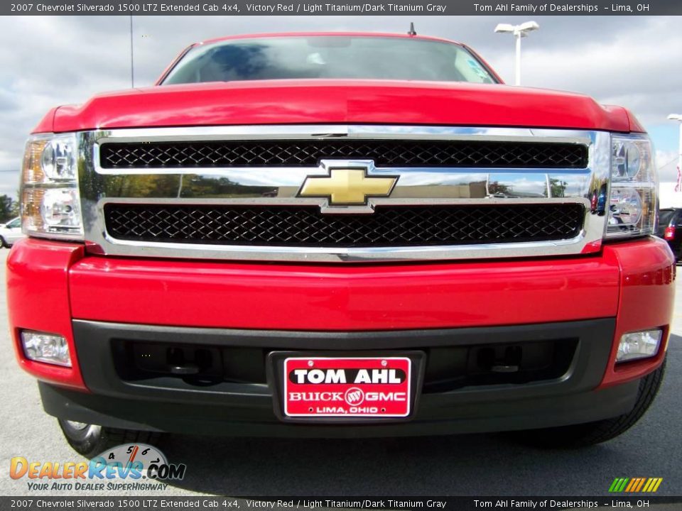 2007 Chevrolet Silverado 1500 LTZ Extended Cab 4x4 Victory Red / Light Titanium/Dark Titanium Gray Photo #3