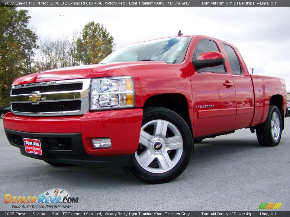 2007 Chevrolet Silverado 1500 LTZ Extended Cab 4x4 Victory Red / Light Titanium/Dark Titanium Gray Photo #5