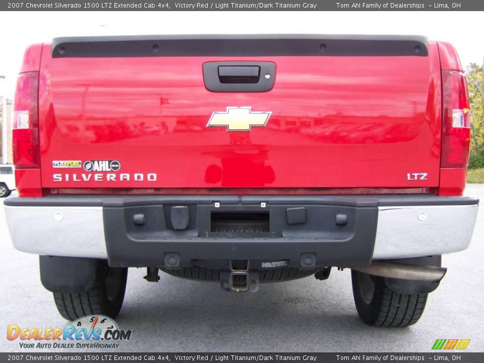 2007 Chevrolet Silverado 1500 LTZ Extended Cab 4x4 Victory Red / Light Titanium/Dark Titanium Gray Photo #6