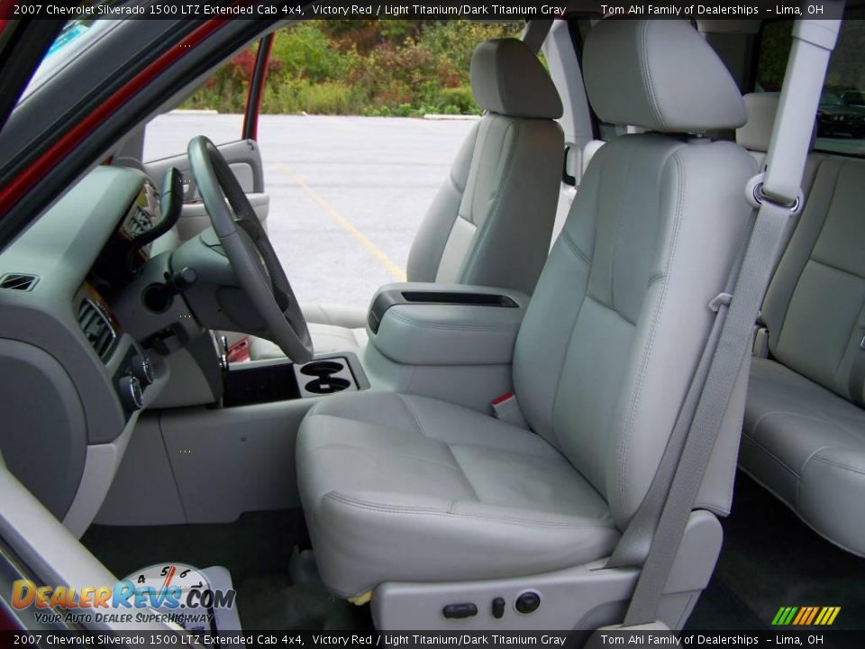 2007 Chevrolet Silverado 1500 LTZ Extended Cab 4x4 Victory Red / Light Titanium/Dark Titanium Gray Photo #10
