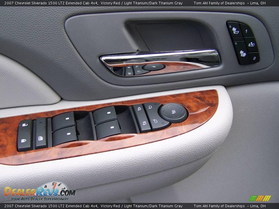 2007 Chevrolet Silverado 1500 LTZ Extended Cab 4x4 Victory Red / Light Titanium/Dark Titanium Gray Photo #11