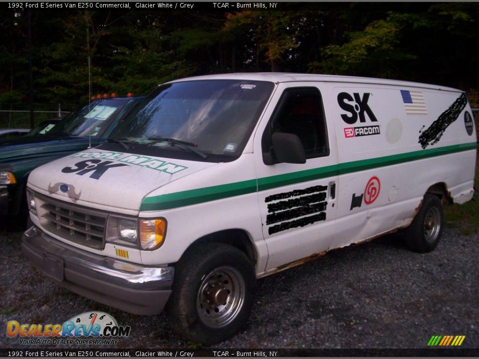1992 Ford E Series Van E250 Commercial Glacier White / Grey Photo #1