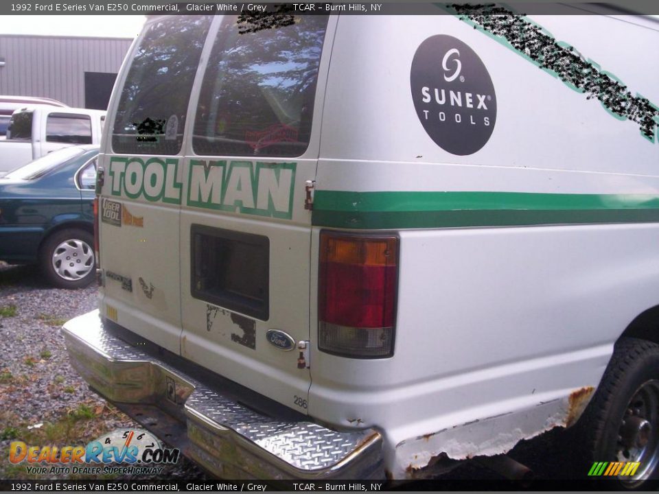 1992 Ford E Series Van E250 Commercial Glacier White / Grey Photo #2