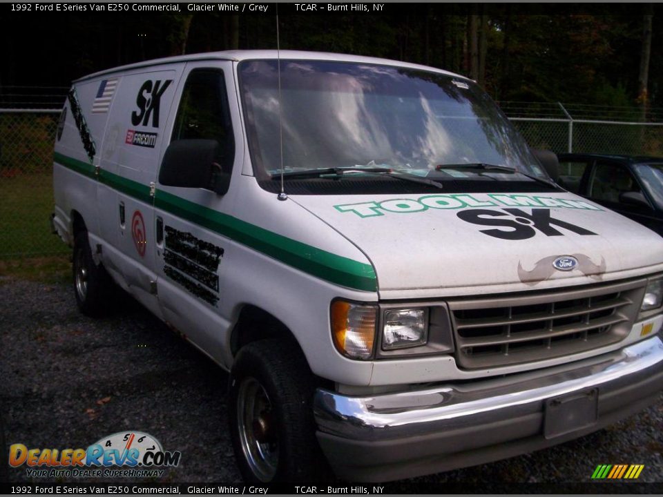 1992 Ford E Series Van E250 Commercial Glacier White / Grey Photo #3