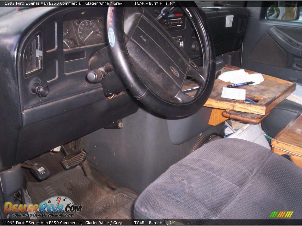 1992 Ford E Series Van E250 Commercial Glacier White / Grey Photo #5