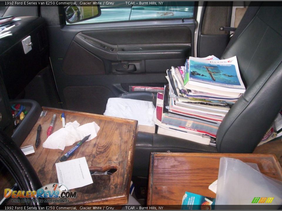 1992 Ford E Series Van E250 Commercial Glacier White / Grey Photo #6
