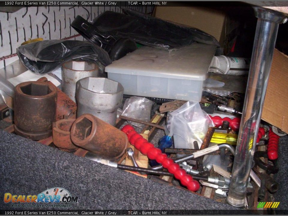 1992 Ford E Series Van E250 Commercial Glacier White / Grey Photo #9