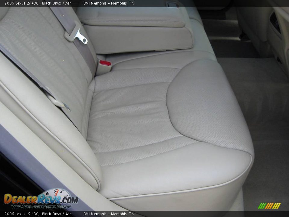 2006 Lexus LS 430 Black Onyx / Ash Photo #15