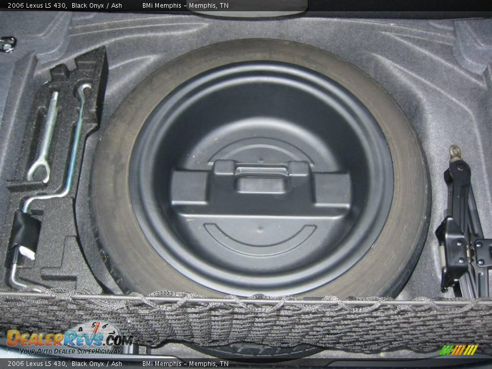 2006 Lexus LS 430 Black Onyx / Ash Photo #21