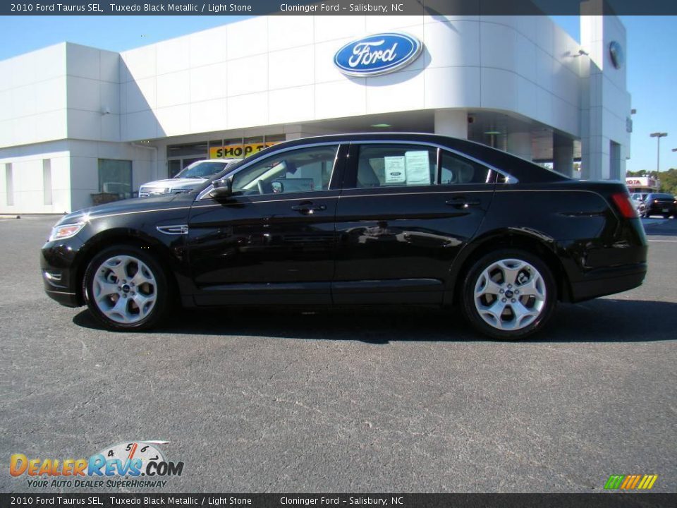 2010 Ford Taurus SEL Tuxedo Black Metallic / Light Stone Photo #5