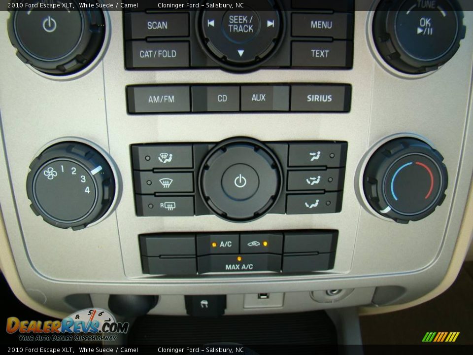2010 Ford Escape XLT White Suede / Camel Photo #24