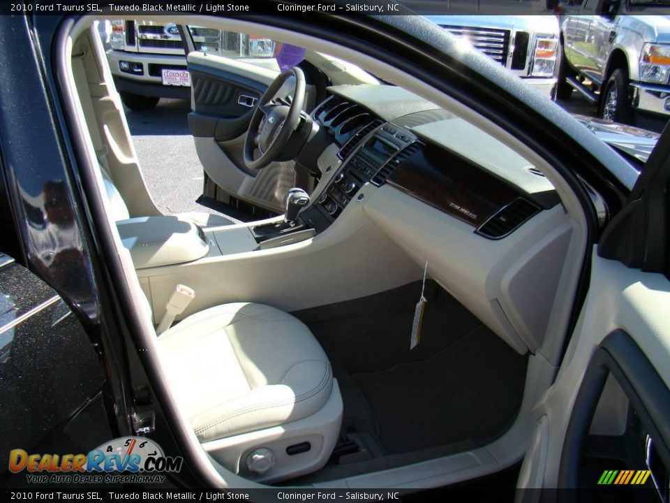 2010 Ford Taurus SEL Tuxedo Black Metallic / Light Stone Photo #11
