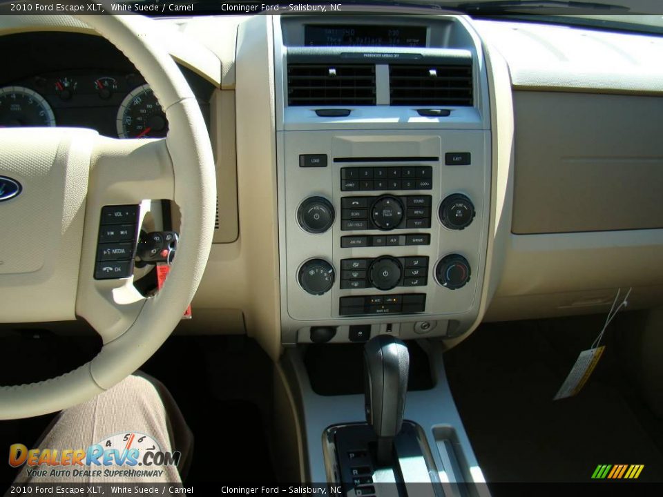 2010 Ford Escape XLT White Suede / Camel Photo #28
