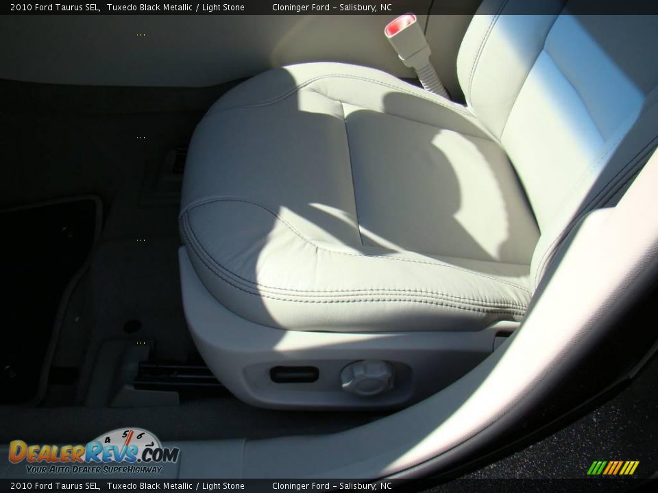 2010 Ford Taurus SEL Tuxedo Black Metallic / Light Stone Photo #17