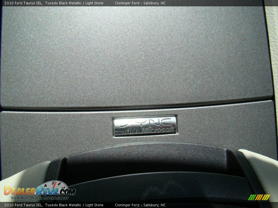 2010 Ford Taurus SEL Tuxedo Black Metallic / Light Stone Photo #25