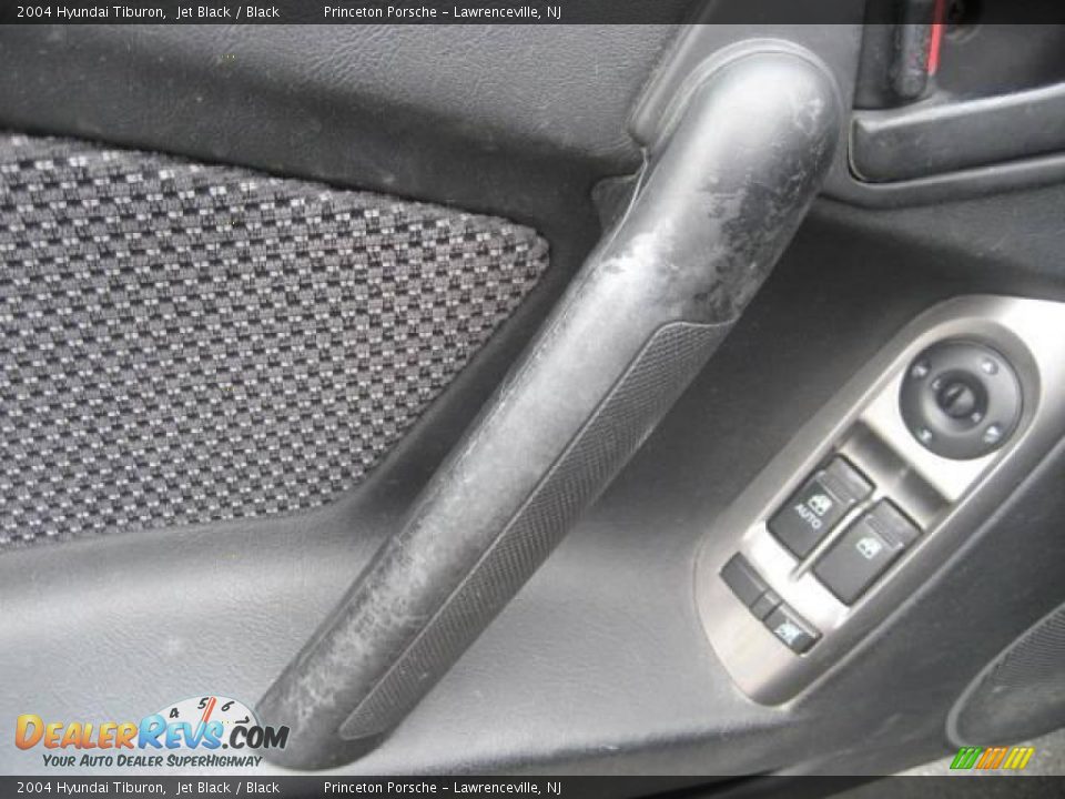 2004 Hyundai Tiburon Jet Black / Black Photo #17