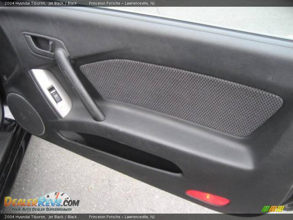 2004 Hyundai Tiburon Jet Black / Black Photo #18