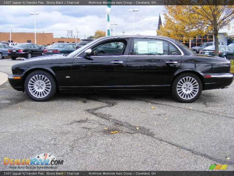 2007 Jaguar XJ Vanden Plas Ebony Black / Charcoal Photo #2