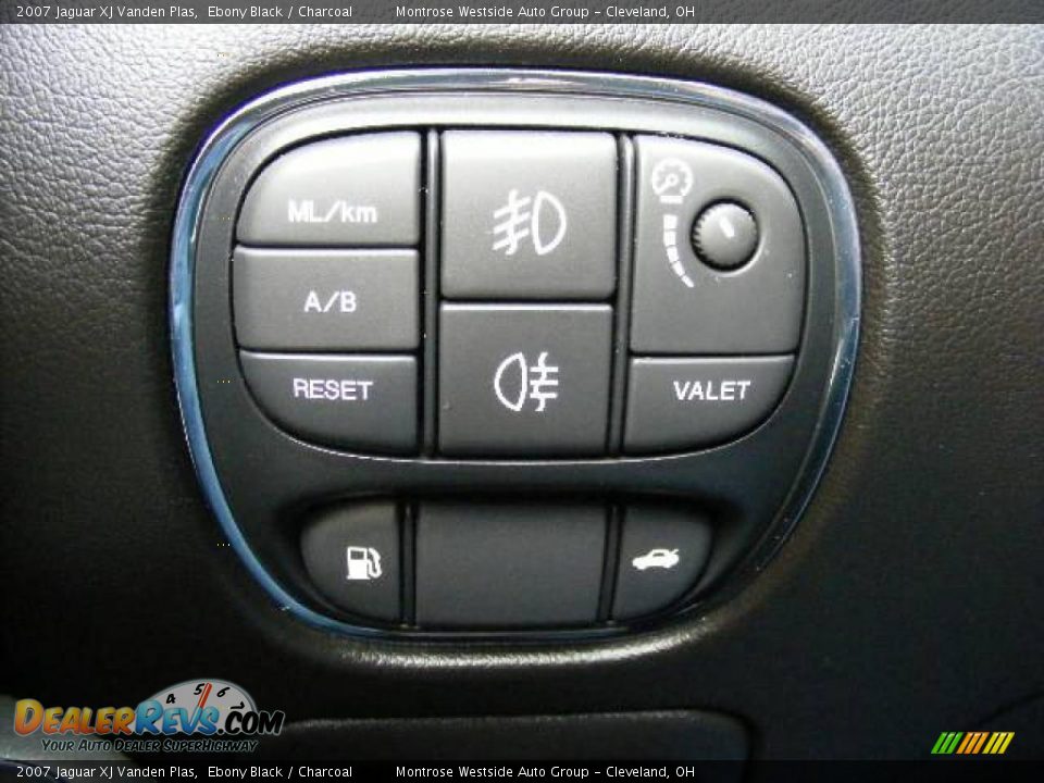 2007 Jaguar XJ Vanden Plas Ebony Black / Charcoal Photo #25