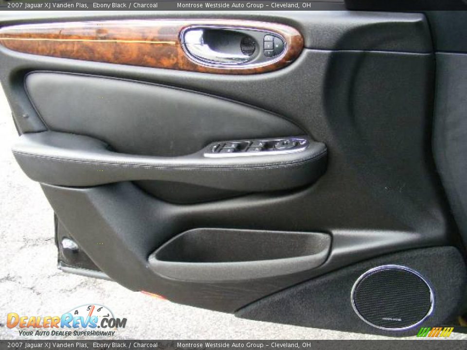 2007 Jaguar XJ Vanden Plas Ebony Black / Charcoal Photo #26