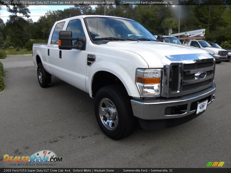 2009 Ford F350 Super Duty XLT Crew Cab 4x4 Oxford White / Medium Stone Photo #1