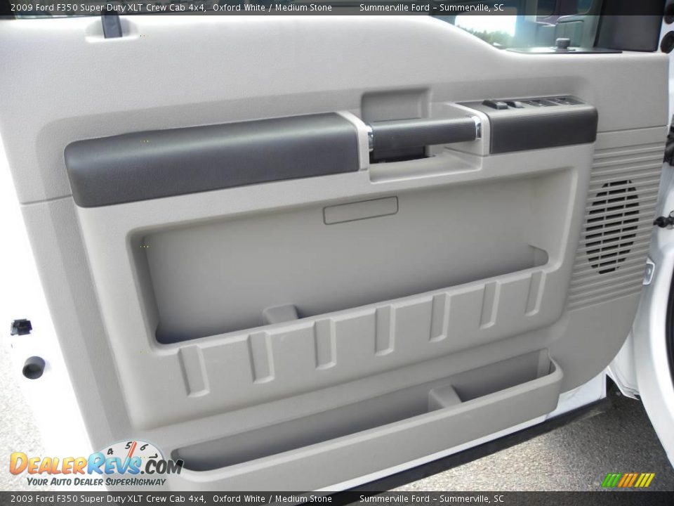 2009 Ford F350 Super Duty XLT Crew Cab 4x4 Oxford White / Medium Stone Photo #5