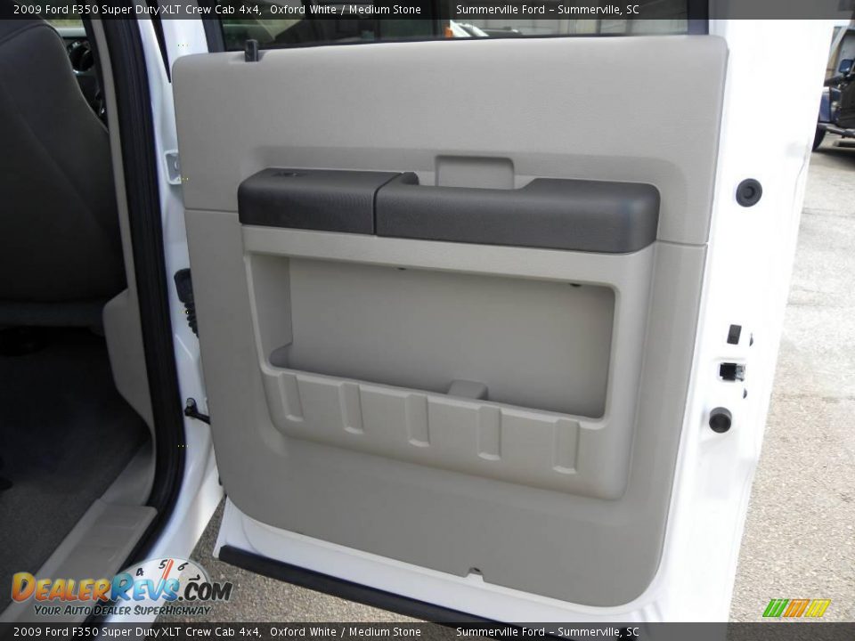 2009 Ford F350 Super Duty XLT Crew Cab 4x4 Oxford White / Medium Stone Photo #10