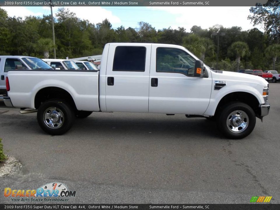 2009 Ford F350 Super Duty XLT Crew Cab 4x4 Oxford White / Medium Stone Photo #11