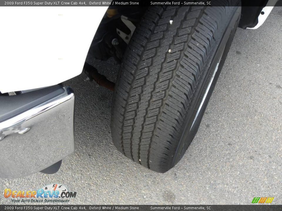2009 Ford F350 Super Duty XLT Crew Cab 4x4 Oxford White / Medium Stone Photo #17