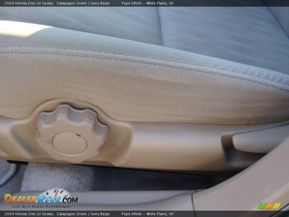 2004 Honda Civic LX Sedan Galapagos Green / Ivory Beige Photo #13