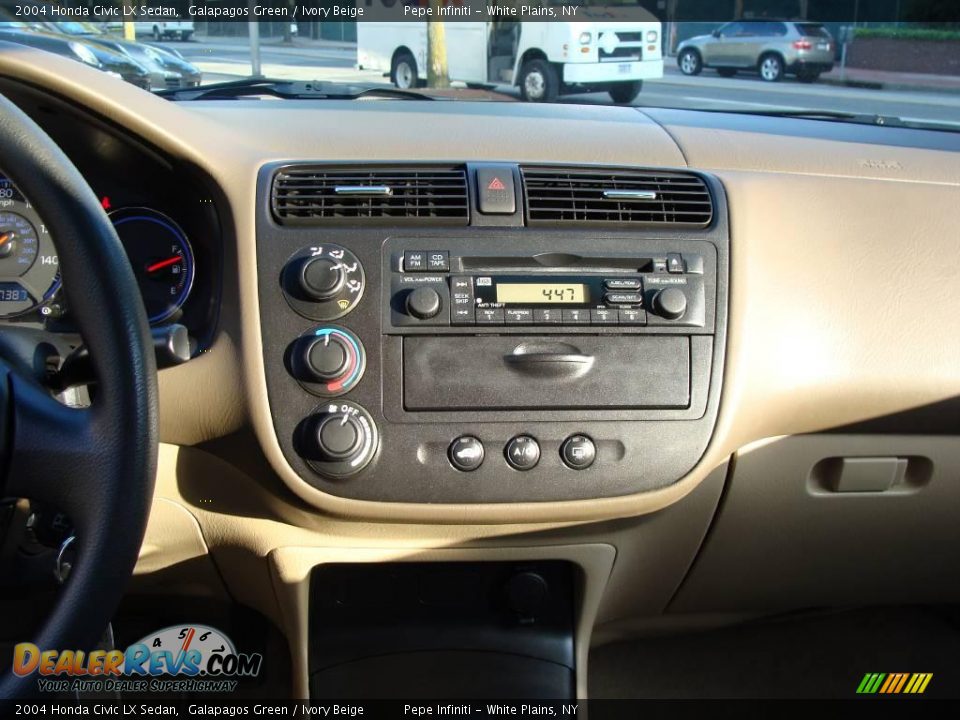 2004 Honda Civic LX Sedan Galapagos Green / Ivory Beige Photo #20