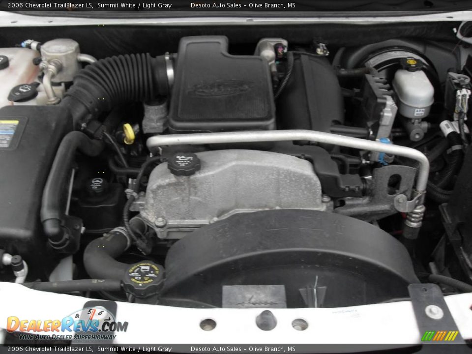 2006 Chevrolet TrailBlazer LS Summit White / Light Gray Photo #18