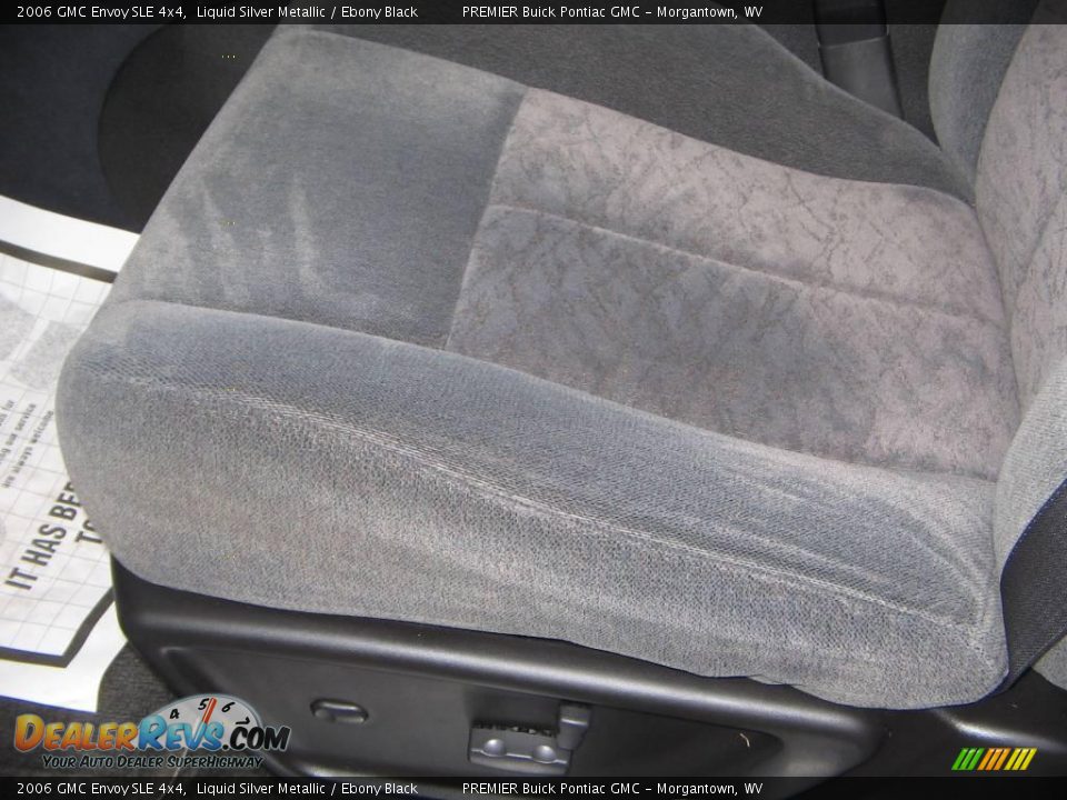 2006 GMC Envoy SLE 4x4 Liquid Silver Metallic / Ebony Black Photo #16